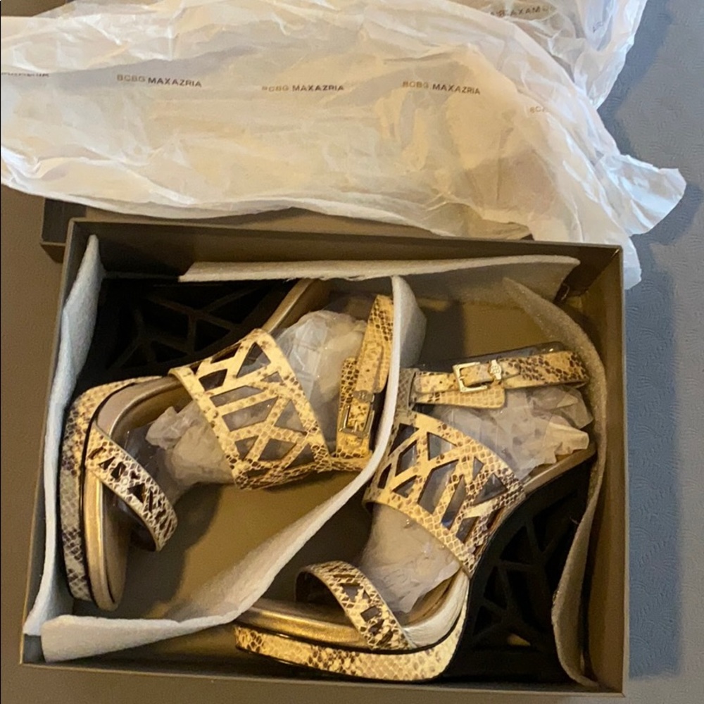 New in Box Sato Python Wedges BCBGMaxAzria
